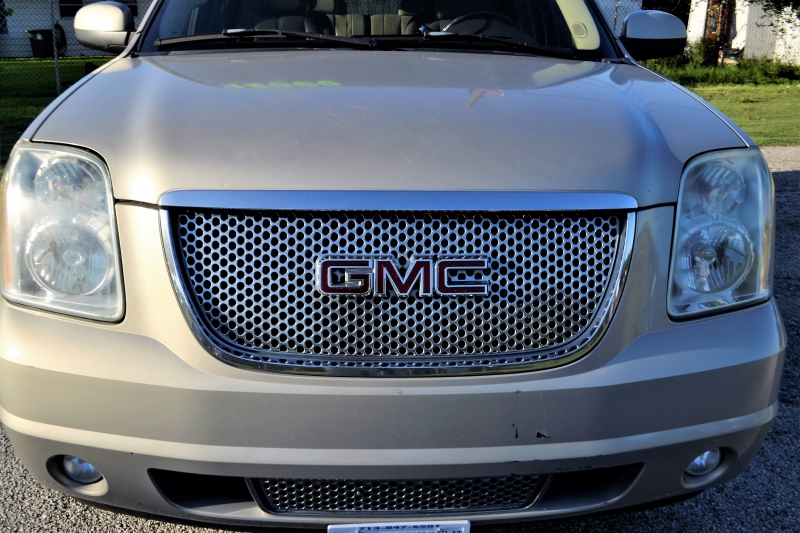 concession-UTELLE-min_gmc-yukon-truck-grill-2828425